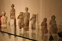 Statuettes de terre cuite d'un type similaire à celles retrouvées par l'abbé Cochet en 1870, Musée de Normandie