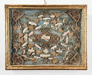 Reliquaire à paperolles, XVIIIe siècle.