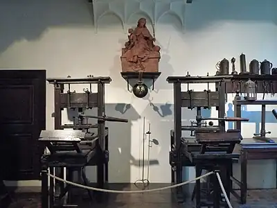 Les deux plus anciennes presses conservées (XVIe siècle) au musée Plantin d'Anvers.