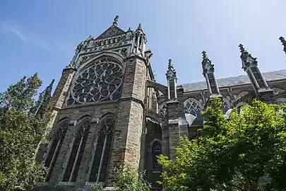 Vue depuis la rue Sarrazin.