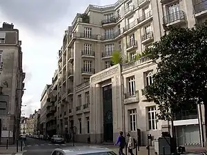 Vue de l'immeuble dans la rue Racine.