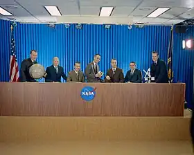 Le 7ème groupe d'astronautes de la NASA :De gauche à droite: Bobko, Fullerton, Hartsfield, Crippen, Peterson, Truly et Overmyer