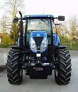 Contrepoids de 900&nbsp;kg à l'avant d'un tracteur.