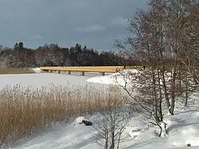 Le nouveau pont de l'ouest de Tarvo, pont sur la principale piste cyclable reliant Leppävaara au centre-ville d'Helsinki.