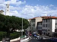 Au premier plan à droite, le 27 avenue de Pessicart.