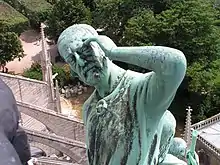 Détail de la statue de saint Thomas, sous les traits de Viollet-le-Duc.