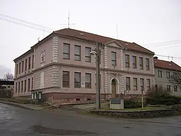 Ptení : la mairie.