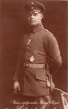 Photo noir et blanc d'un homme en uniforme allemand de la Première Guerre mondiale.