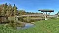 La passerelle sur le lac de Saint-Point.