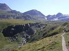 Vers la cuve du Péradza.