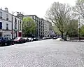 Carrefour avec la rue Berbier-du-Mets.