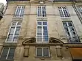 No&nbsp;77, façade côté rue.