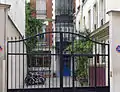 Le no&nbsp;3 est une voie privée.