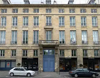 No&nbsp;27 : ancien hôtel de Clermont-Tonnerre.
