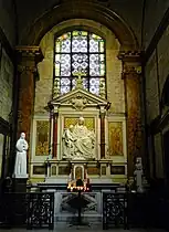 Chapelle Sainte-Anne, couverte d'ex-voto.