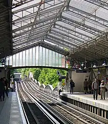 En direction de la station Saint-Jacques.