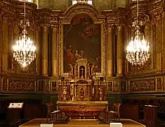 Retable et autel.