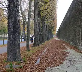 Façade septentrionale de la prison de la Santé.