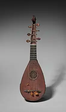 Pandurina du XVe s. conservée au Cleveland museum of Art.