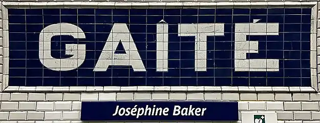 Nom de la station, sous-titré « Joséphine Baker ».