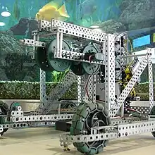 Robot à 4 roues dont 2 holonomes