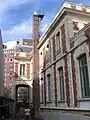 Le bâtiment de Pantin (ancienne implantation bancaire du XIXe&nbsp;siècle).