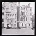 Palazzo Barbaro Wolkoff (à gauche) flanqué de Ca 'Dario sur une photo de 1969 de Paolo Monti.