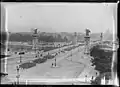 Défile des trois régiments d'infanterie (5e, 24e et 46e&nbsp;RI) de la 10e&nbsp;division d'infanterie sur le pont Alexandre-III le 14 juillet 1930.