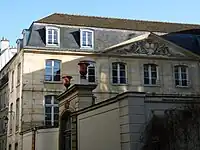No&nbsp;5 : l'hôtel Thiroux de Lailly (anciennement hôtel de Montmorency).