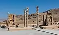 Colonnes ioniennes et éléments de colonnes (Apadana)