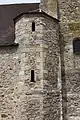 Une tourelle latérale.