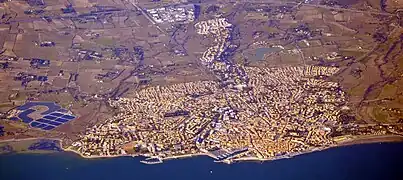 Vue aérienne de Mèze.