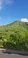 Vue frontale du piton de Sainte-Rose.