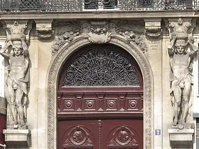 Atlantes (1866) au 2, place d'Estienne-d'Orves à Paris.