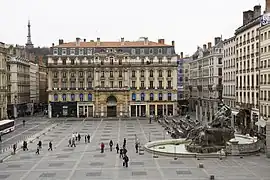 Le début de la rue Constantine dans les années 2010.