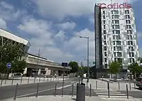 Place du Lin. À gauche la station de métro