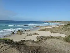 La plage de Trez Goarem côté Ouest et la pointe de Castel.