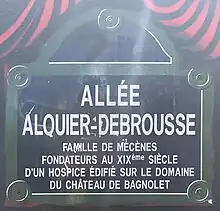 Voir la plaque.