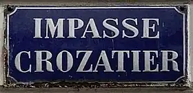 Voir la plaque.