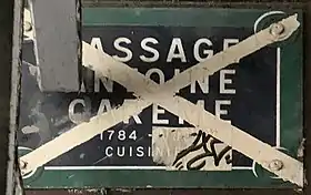 Voir la plaque.