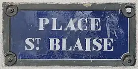 Voir la plaque.