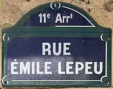 Voir la plaque.