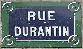 Voir la plaque.