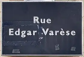 Voir la plaque.