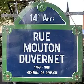 Voir la plaque.