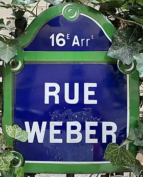 Voir la plaque.