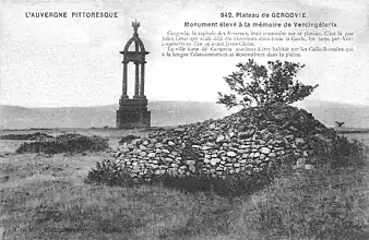 Le plateau au début du XXe&nbsp;siècle avec, au premier plan, un pierrier, vestige de son exploitation agricole.