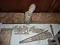 Musée de l'ossuaire, divers objets provenant de la chapelle de Garsmaria dont un buste de pape