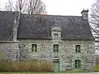 Même dualité à la chapelle de Saint-Nicodème.