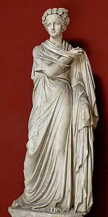 PolymnieStatue romaine du IIe&nbsp;siècle, découverte à la villa de Cassius, près de Tivoli en 1774, Musée du Vatican.